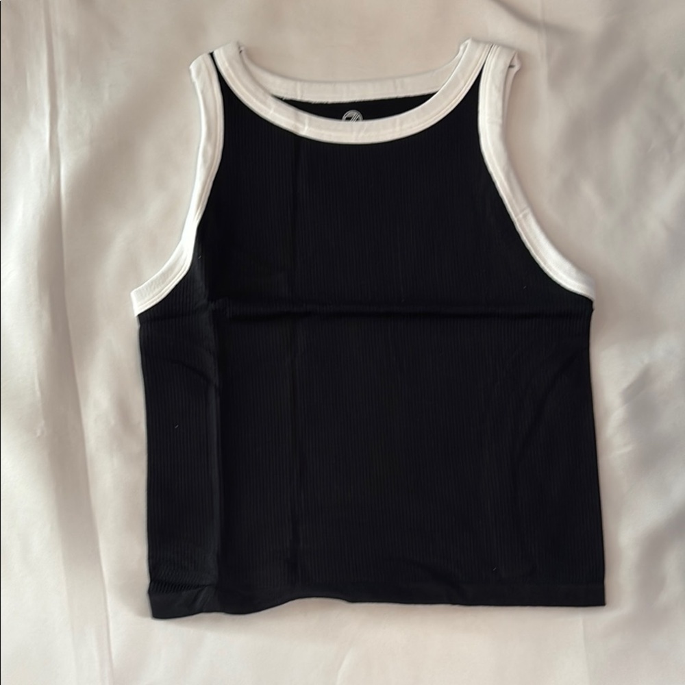 Sleeveless Top Black and White Women Size XL NWOT